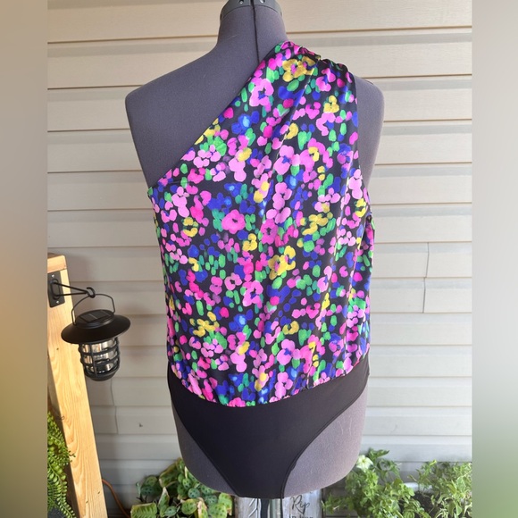 Dynamite satin finish printed bodysuit with one shoulder - Picture 10 of 14